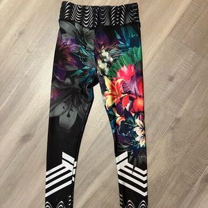 Youth leggings by onzie